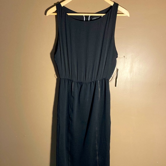 Alice + Olivia Dresses & Skirts - NWT Alice+Olivia black long dress